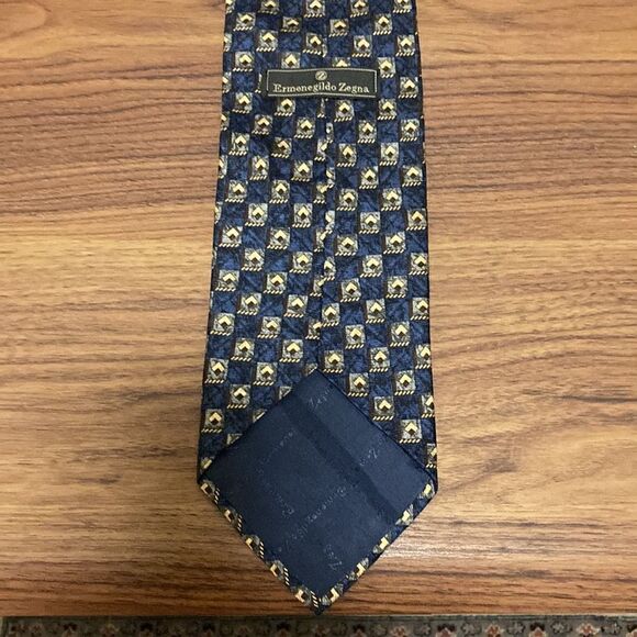 Ermenegildo Zegna Silk Necktie in Navy Blue/Black Gold Exclusive Pattern. - Picture 5 of 8
